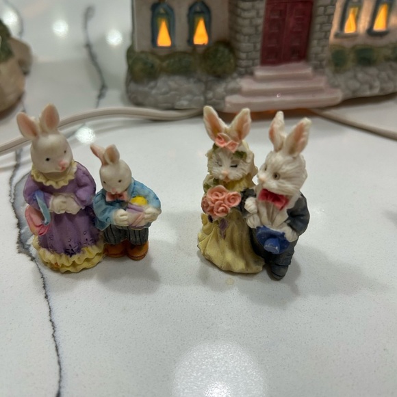 Vintage Light Up 10 Piece Easter Bunny Village Houses Ceramic Holiday Decor - Picture 7 of 9